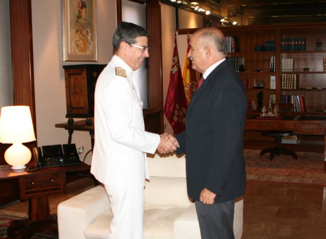 El presidente de la Comunidad, Alberto Garre, recibe al almirante de Acción Marítima - 1, Foto 1