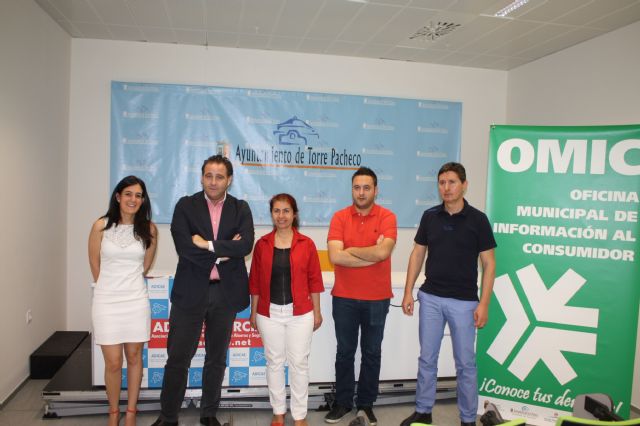 El Ayuntamiento y ADICAE firman un convenio - 2, Foto 2