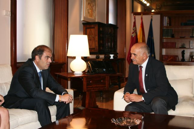 El jefe del Ejecutivo regional recibe al presidente de ATA - 1, Foto 1