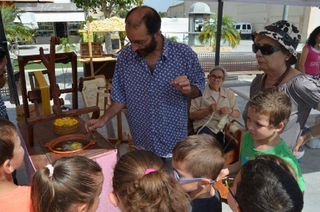 Manifiesto, mercadillo ecológico y un taller de seda y telares para celebrar el Día Mundial del Medio Ambiente - 3, Foto 3