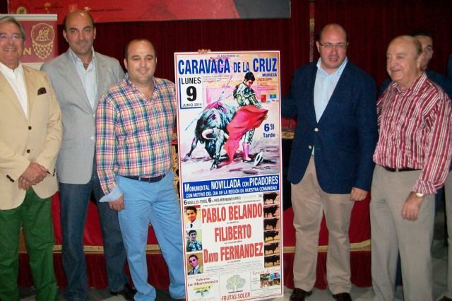 La plaza de toros de Caravaca acoge la novillada con picadores para celebrar el Día de la Región - 1, Foto 1