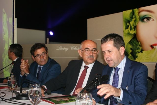 Garre ratifica el compromiso del Gobierno murciano con la agricultura por su contribución al crecimiento y a la creación de empleo - 2, Foto 2