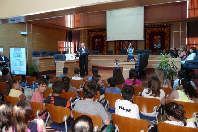 El Ayuntamiento de Molina de Segura entrega los premios del concurso de dibujo escolar La malvasía cabeciblanca: el pato del pico azul - 2, Foto 2