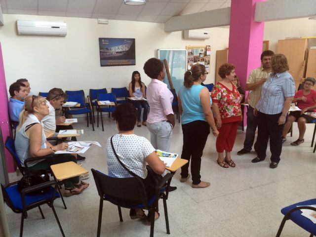 Un grupo de voluntarios se reúne en Las Torres de Cotillas de Cotillas en un encuentro formativo - 2, Foto 2
