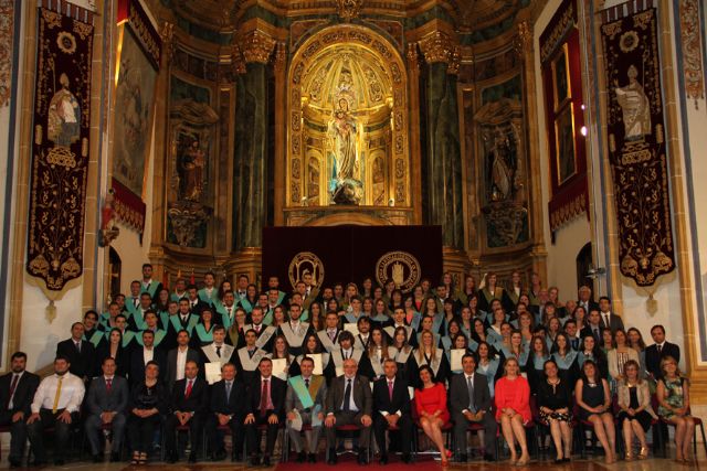 Los primeros estudiantes del Instituto Superior de FP San Antonio reciben sus diplomas - 1, Foto 1