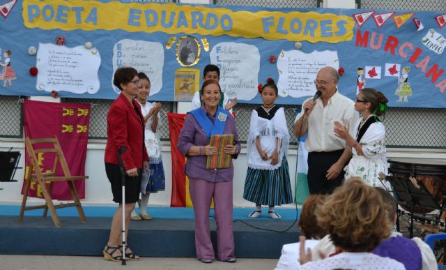 El colegio Nuestra Señora del Carmen rinde homenaje al poeta murciano Eduardo Flores - 2, Foto 2