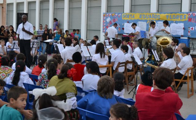 El colegio Nuestra Señora del Carmen rinde homenaje al poeta murciano Eduardo Flores - 3, Foto 3