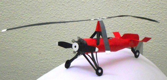 Reclusos en las penitenciarías de las región, con material reciclable, construyen submarinos Peral y autogiros La Cierva - 2, Foto 2