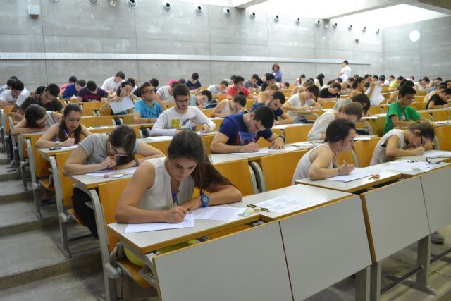 1.400 estudiantes se examinan de Selectividad en la UPCT - 1, Foto 1