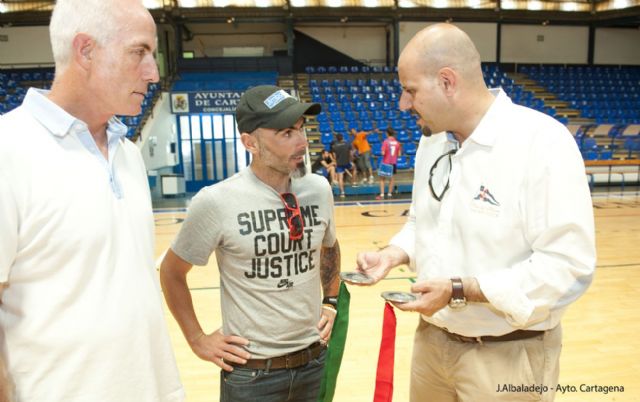 Andrés Lledó ya presume en casa de su metal de la Gobi March - 2, Foto 2