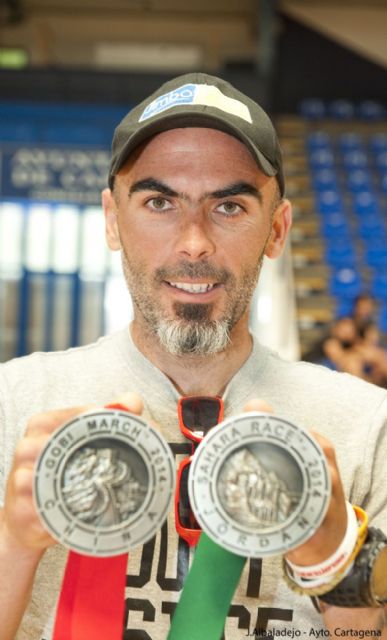 Andrés Lledó ya presume en casa de su metal de la Gobi March - 3, Foto 3