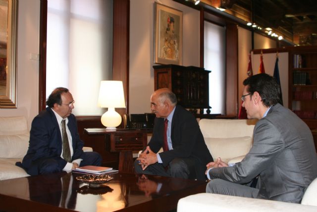 El presidente del Ejecutivo murciano recibe al rector de la Universidad de Murcia, José Orihuela - 3, Foto 3