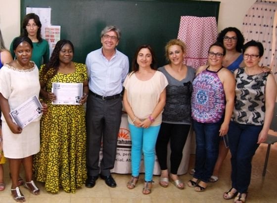 Diez mujeres aprenden técnicas de reparación textil para mejorar su empleabilidad - 1, Foto 1