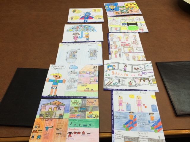 Un centenar de escolares del municipio participan en el concurso de dibujo Crece en Seguridad - 1, Foto 1