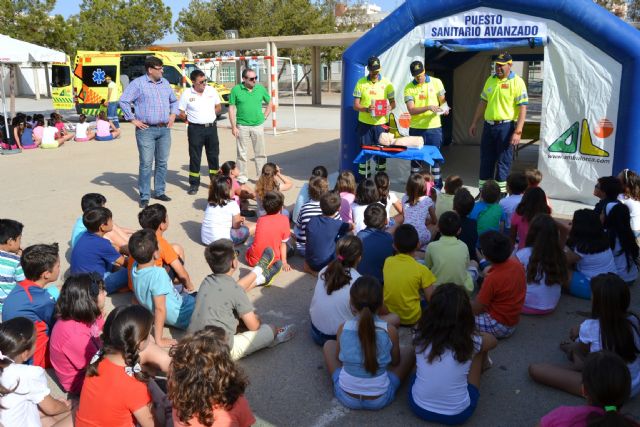 Taller práctico de alerta al Servicio de Emergencias y reanimación cardiopulmonar en el colegio Las Lomas de Águilas - 1, Foto 1