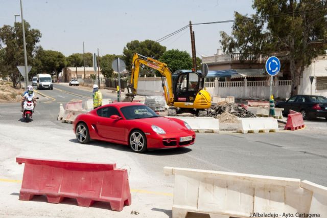 La primera glorieta de la carretera del Sifón empieza a tomar forma - 1, Foto 1