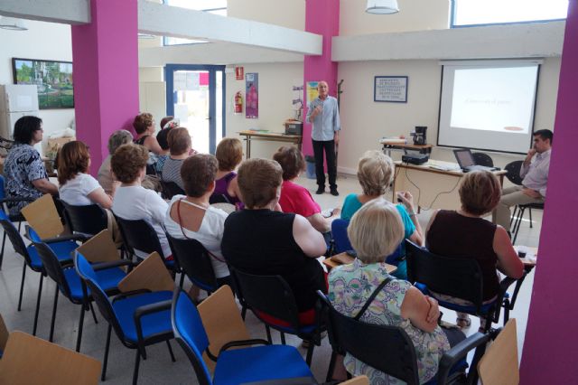 La Asociación de Mujeres Isabel González torreña conoce de primera mano cómo funciona el Ayuntamiento - 3, Foto 3