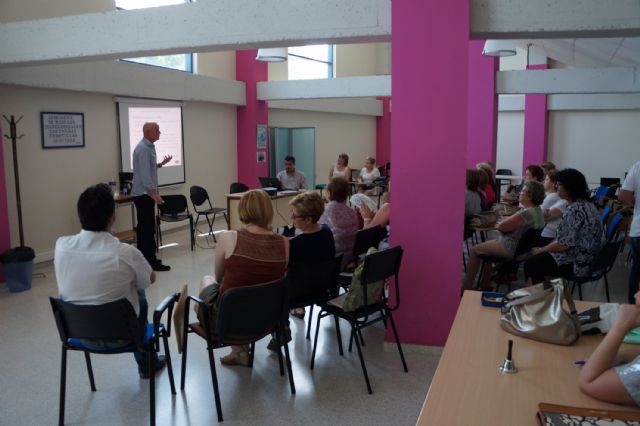 La Asociación de Mujeres Isabel González torreña conoce de primera mano cómo funciona el Ayuntamiento - 4, Foto 4