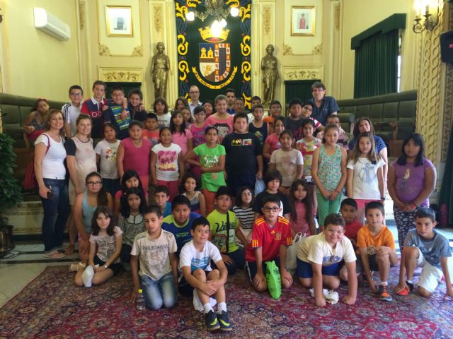 Escolares del CEIP Nuestra Señora de la Asunción visitan el Ayuntamiento y conocen las funciones de la administración local - 1, Foto 1