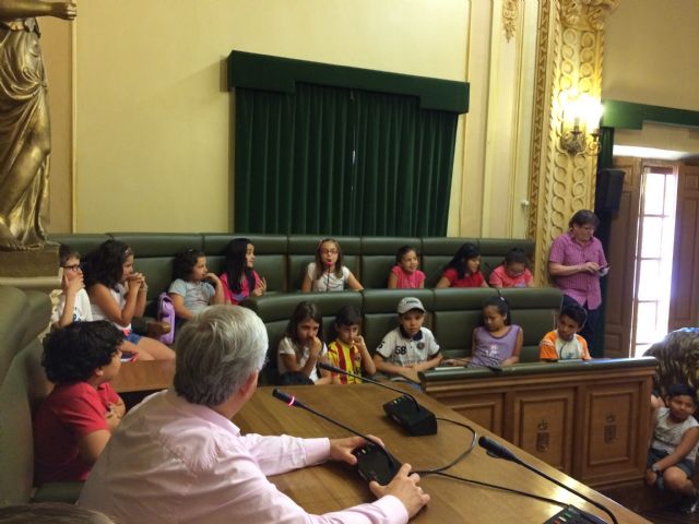 Escolares del CEIP Nuestra Señora de la Asunción visitan el Ayuntamiento y conocen las funciones de la administración local - 2, Foto 2