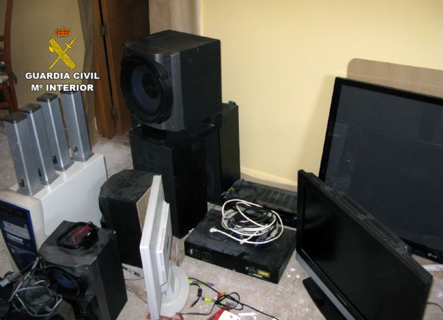 La Guardia Civil desmantela una banda juvenil dedicada al robos en viviendas en Jumilla - 1, Foto 1