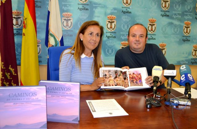 El fotógrafo aguileño Pedro López Piñero recopila más de trescientas instantáneas en su libro Caminos de Tierra y Asfalto - 1, Foto 1