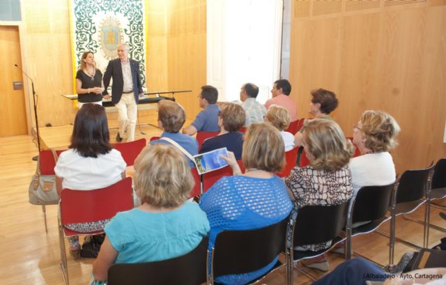 Los mayores clausuran Un Paseo por la Historia y Tradiciones de la Ciudad - 2, Foto 2