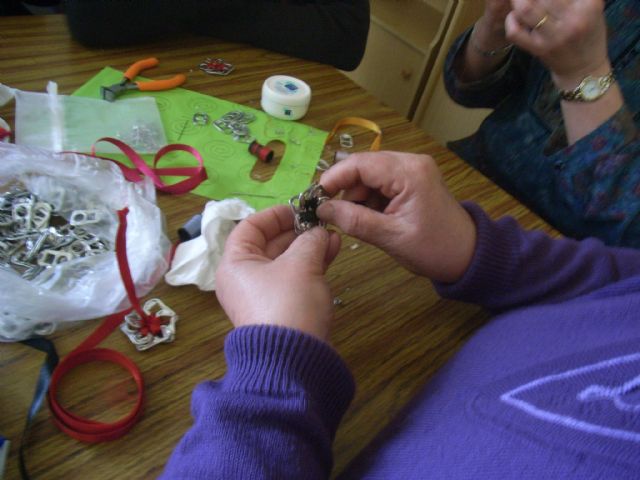 Igualdad organiza para esta tarde un Taller de Abalorios Reciclados - 3, Foto 3