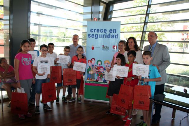 Entregados los premios del concurso escolar crece en seguridad - 1, Foto 1