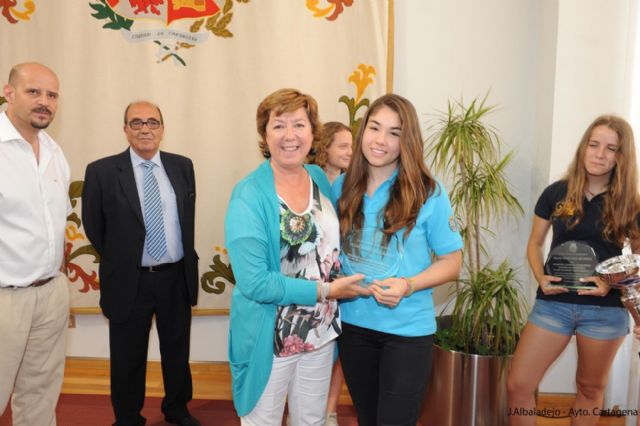 Los equipos femeninos del Basket Cartagena celebran sus triunfos con la alcaldesa - 3, Foto 3