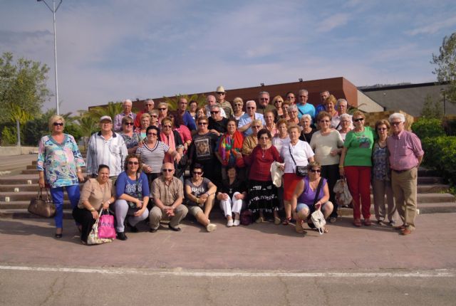 Más de un centenar de mayores visitan Jumilla - 2, Foto 2
