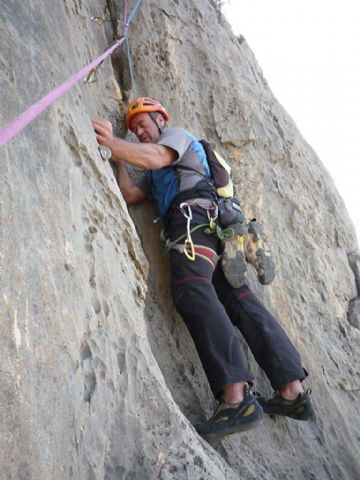 El escalador totanero Jos Miguel Gmez Poveda, en la Revista ”Desnivel” de este mes de junio - 17