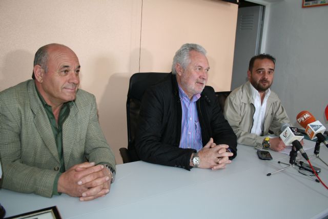 El alcalde muestra su pesar por la dimisión de Carmona y le agradece su trabajo en el deporte local - 2, Foto 2