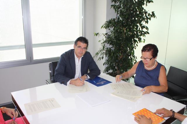 El Ayuntamiento de Torre-Pacheco firma un convenio con Murcia Acoge de Torre-Pacheco - 1, Foto 1