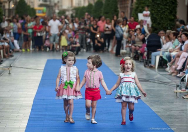 Cartagena trasnochó este fin de semana con la Fiesta del Comercio - 1, Foto 1