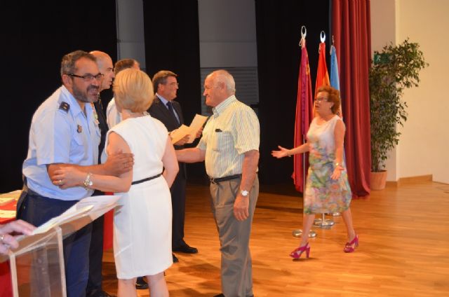 La AGA entrega los diplomas a los ciudadanos que juraron bandera con motivo del 125 Aniversario de Santiago de la Ribera - 1, Foto 1