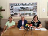 El alcalde recoge las necesidades de los vecinos de la Fuete del Pino, y les presenta el nuevo proyecto sobre  recogida de basura y limpieza viaria
