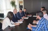 Comunidad y Ayuntamiento firmarn un convenio para que los jvenes titulados del municipio pueden hacer prcticas y sumar experiencia en empresas locales