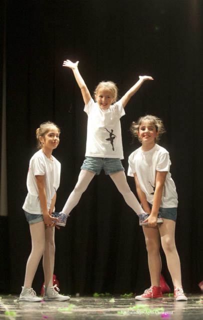 Una muestra de diferentes estilos de baile cerró el curso de la Escuela Municipal de Danza - 3, Foto 3