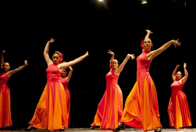 Una muestra de diferentes estilos de baile cerró el curso de la Escuela Municipal de Danza - 5, Foto 5