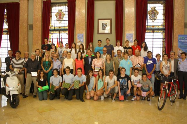 El Ayuntamiento premia a los escolares que quieren ser conductores y peatones responsables - 2, Foto 2