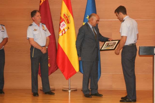 El presidente de la Comunidad agradece a los alumnos de la Academia General del Aire su papel de ´embajadores´ de la Región - 2, Foto 2