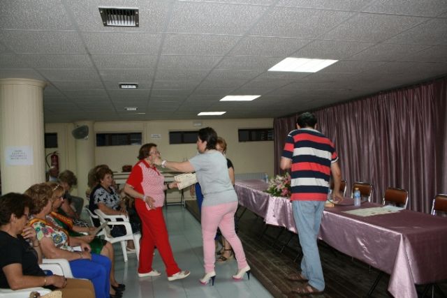 About 200 members of the Senior Center Municipal Pza Balsa Vieja participated in eight training workshops offered during the 2013/14 course, Foto 7