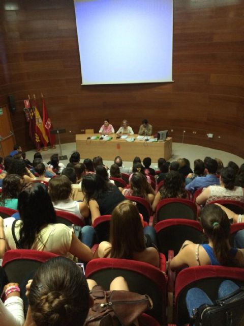 Pelegrín y Sánchez rinden homenaje a los 125 voluntarios de refuerzo escolar - 1, Foto 1