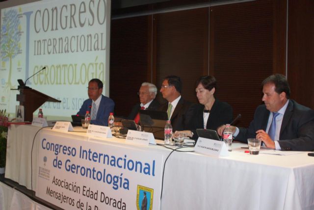 Cámara reafirma el compromiso de las administraciones de cuidar con calidad de vida a las personas mayores - 3, Foto 3