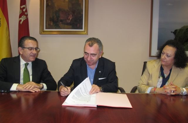 La Comunidad e Iberdrola impulsan las acciones de reconstrucción de la infraestructura eléctrica de distribución en los barrios de Lorca - 1, Foto 1