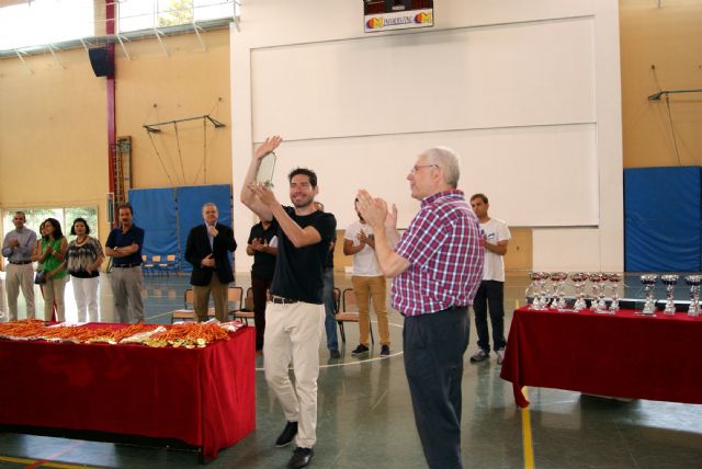 Kike Boned y Bolarín en la entrega de medallas al deporte del colegio Marista La Fuensanta - 1, Foto 1