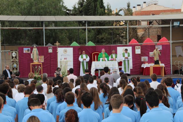 Mons. Lorca Planes preside la Misa de acción de gracias en el aniversario del colegio San Vicente de Paúl de El Palmar - 1, Foto 1