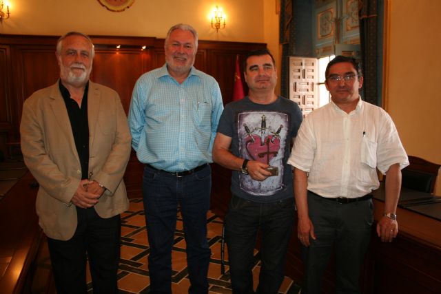 Los ganadores de los concursos literarios recogen sus premios en el Ayuntamiento de Cehegín - 2, Foto 2