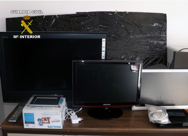 La Guardia Civil desmantela dos bandas juveniles dedicadas al robo continuado en viviendas - 1, Foto 1